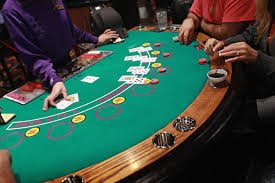 Aviator game interface showing multiplier counter and cash-out button on yes77 slot platform